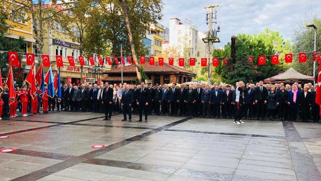 10 Kasım Atatürk'ü Anma Programı kapsamında Atatürk Parkı'nda Çelenk Sunma Töreni gerçekleştirildi.